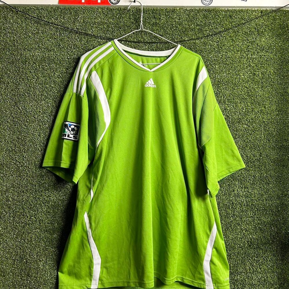 Adidas Men's Green T-shirt